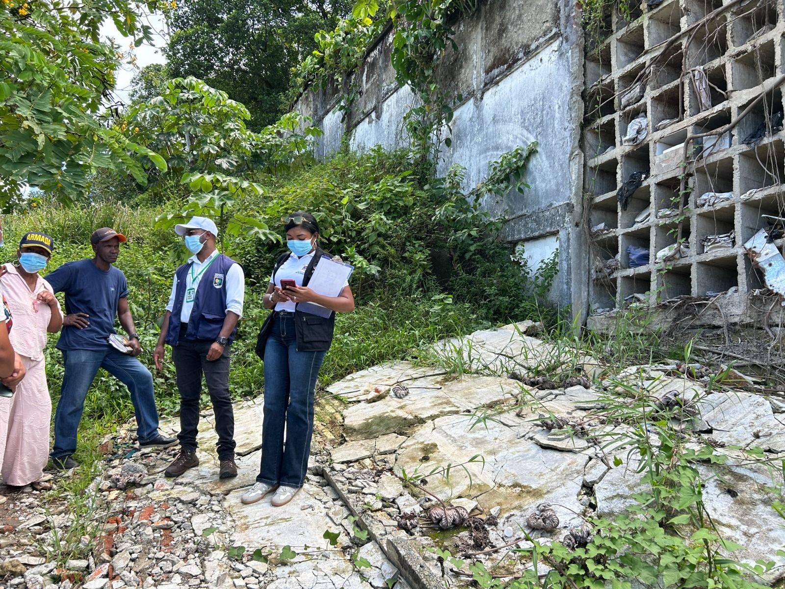 Verifican condiciones del cementerio evang&eacute;lico de Buenaventura tras el sismo del 10 de agosto