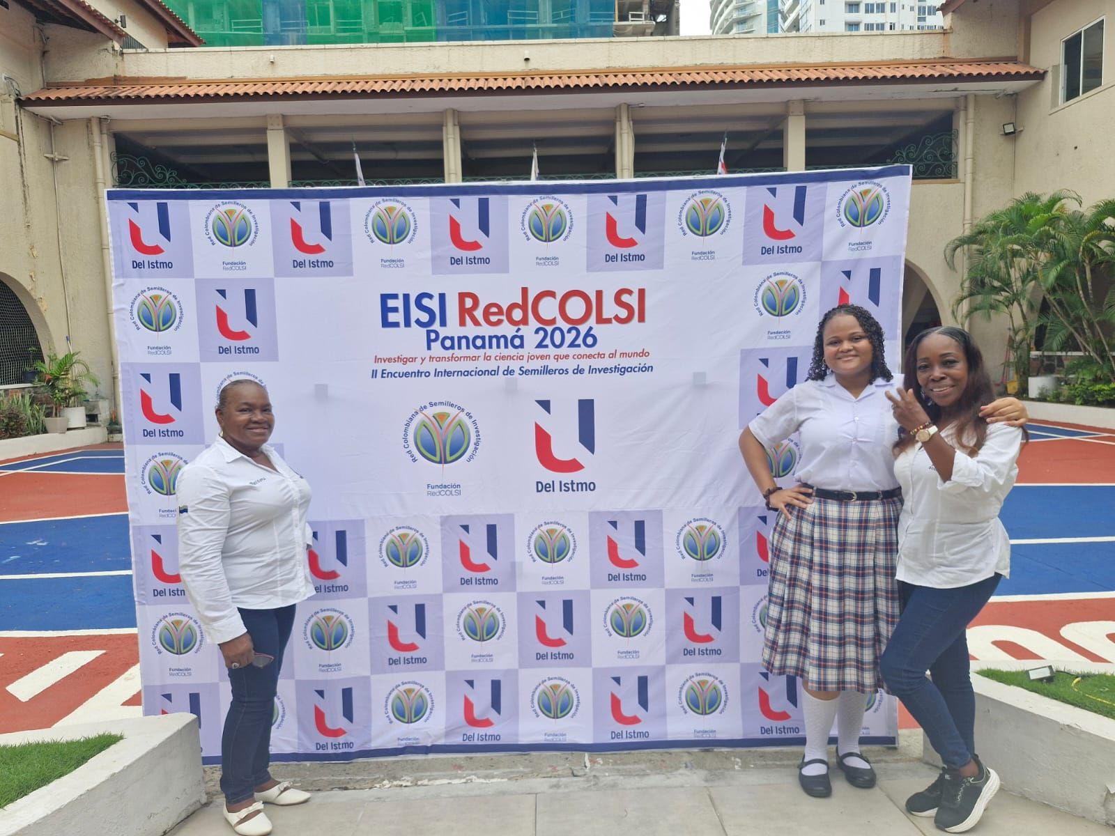 Estudiantes de la instituci&oacute;n educativa Normal Juan Ladrilleros participan en II Encuentro Internacional de Semilleros de Investigaci&oacute;n en Panam&aacute;