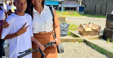 Alcaldía Distrital realizó la novena Arrullo Navideño con niños y niñas en la plazoleta del CAD