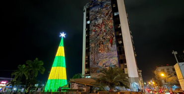 La Luz de la esperanza renace en el Distrito! Buenaventura encendió el corazón de su Navidad