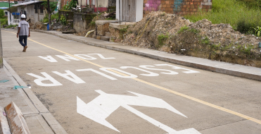 Alcald&iacute;a de Buenaventura transforma barrios con obras viales que mejoran la calidad de vida