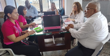 Asistencia t&eacute;cnica brinda personal del Ministerio de Educaci&oacute;n a funcionarios de la Secretar&iacute;a de Etnoeducaci&oacute;n y rectores